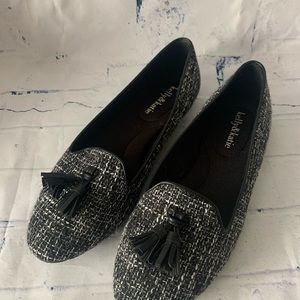 Kelly & Katie Black ans White Woven Tassel Loafers